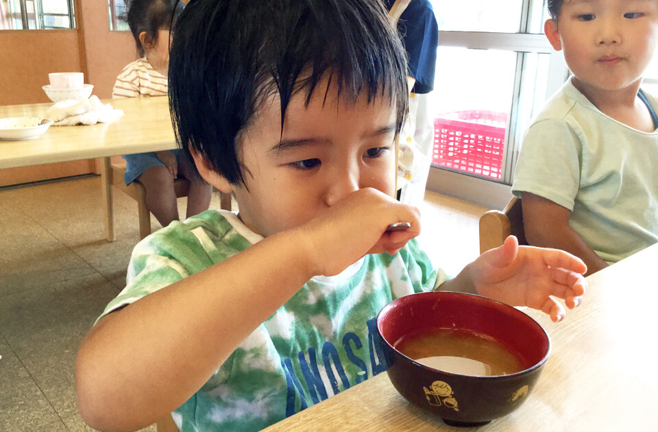 2021年4月 SuruSu上陽こども園 水遊びや泥んこ遊びの様子