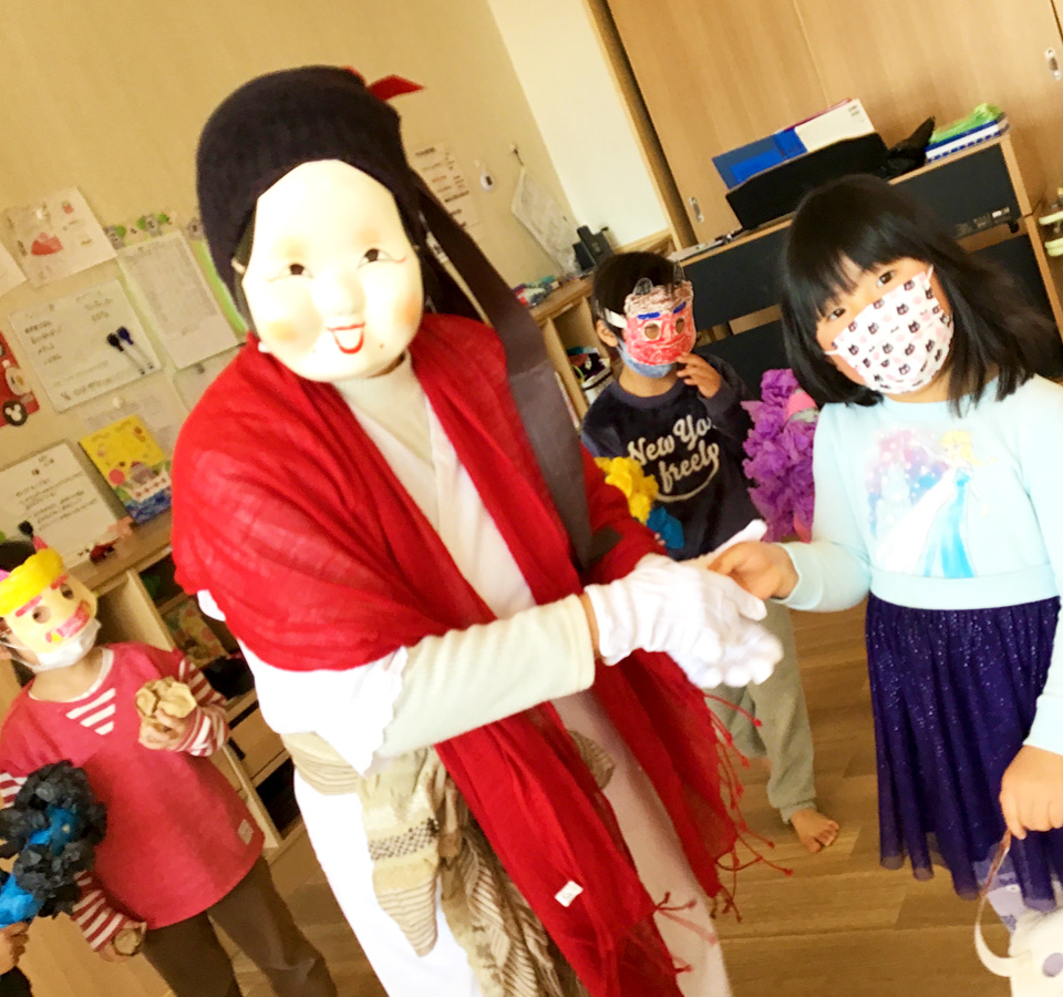 2022年2月 SuruSu上陽こども園 節分「豆まき」の様子