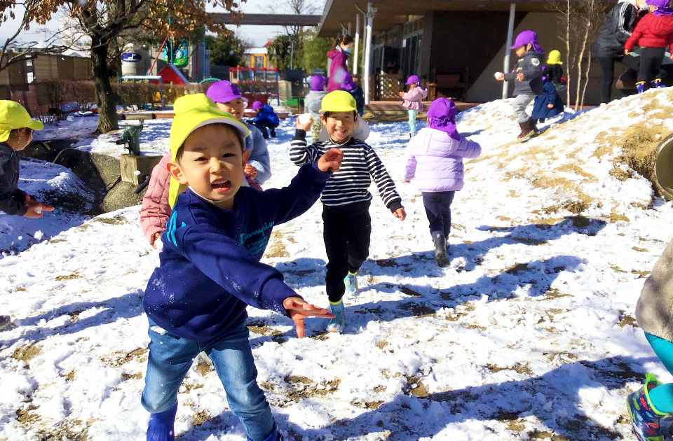 2022年2月 SuruSu祝昌こども園 雪遊びの様子