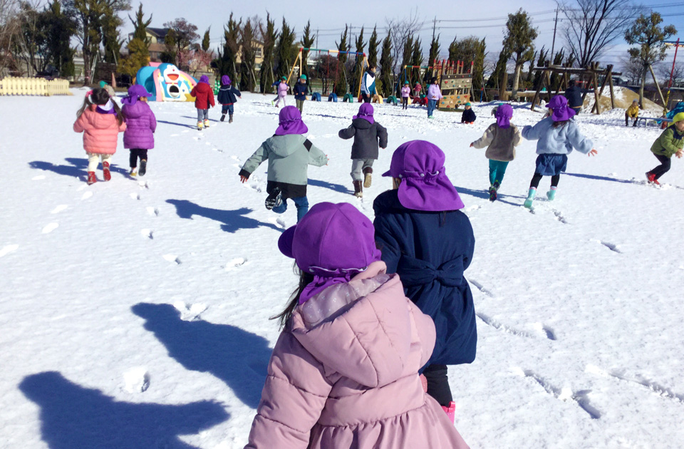SuruSu祝昌こども園 雪遊びの様子 2022年2月